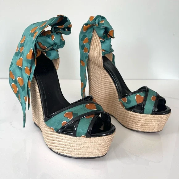 AUTHENTIC GUCCI RUNWAY WEDGE SANDALS - Picture 11 of 17